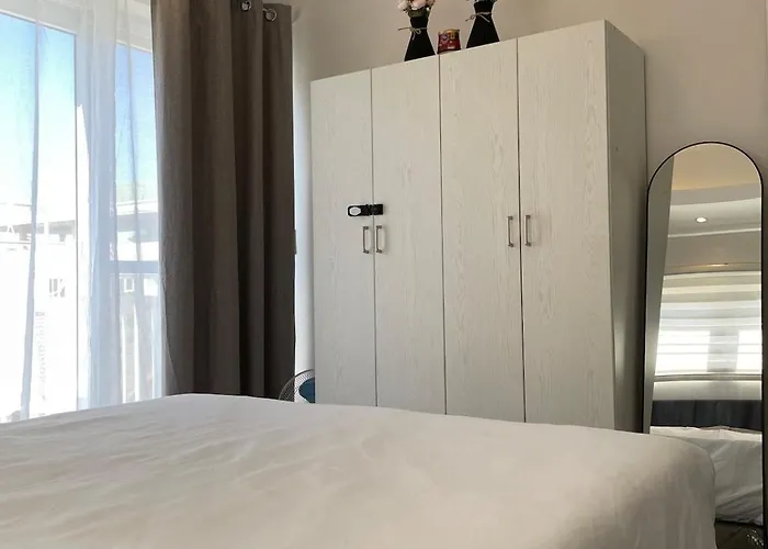 A Minimalist And Spacious 1br At Amani Grand Residences Mactan Near Mcia Lägenhet